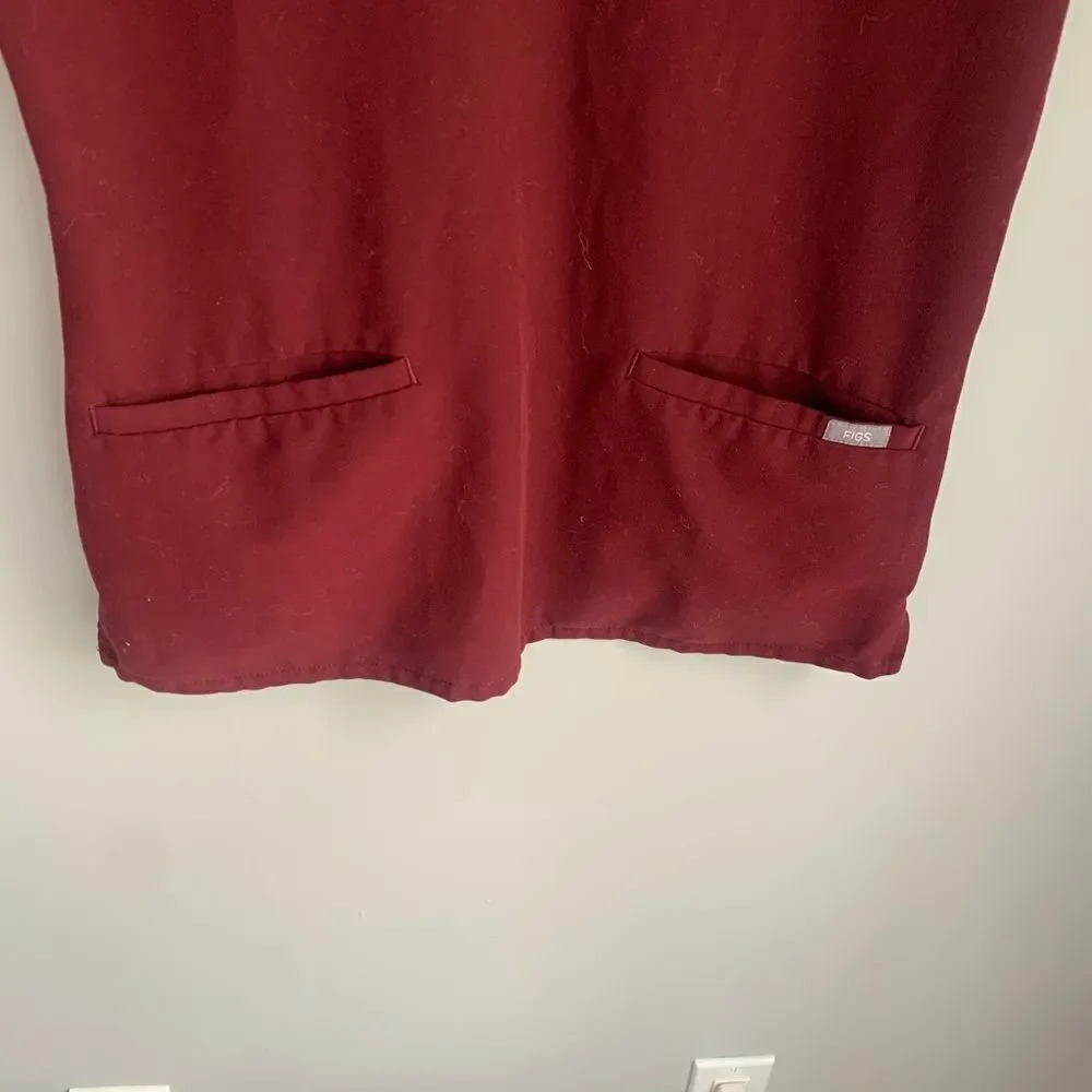 Figs Casma™ Three-Pocket Scrub Top - Picture 5 of 6